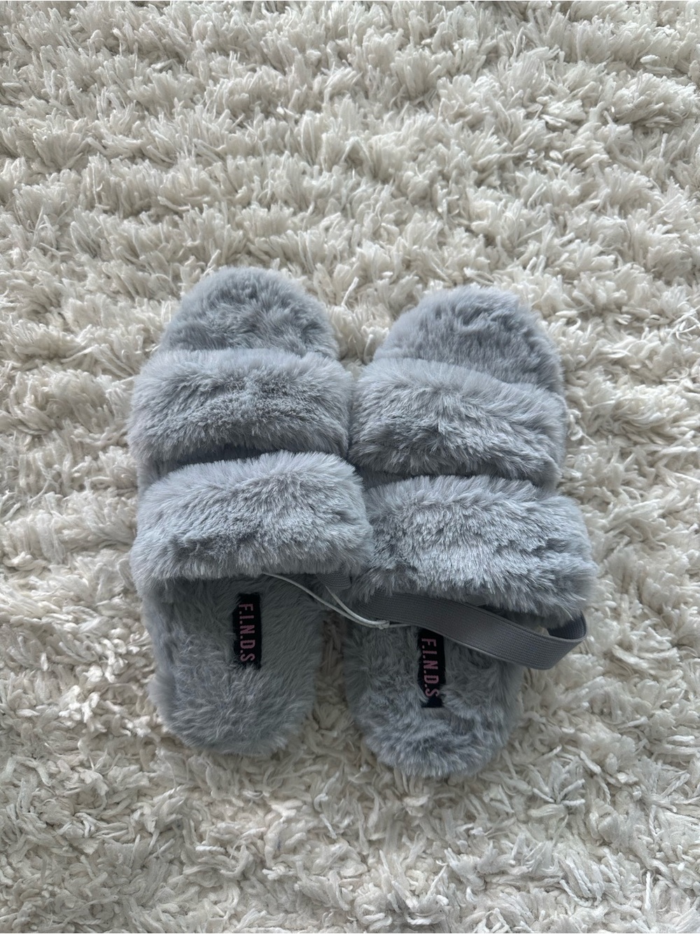 FINDs Plush Faux Fur Slide Slippers in Light Gray